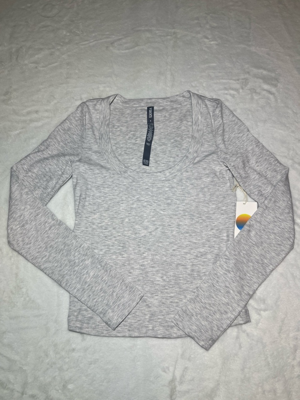 Vuori Long-Sleeve Pose Scoop Tee White Heather Grey